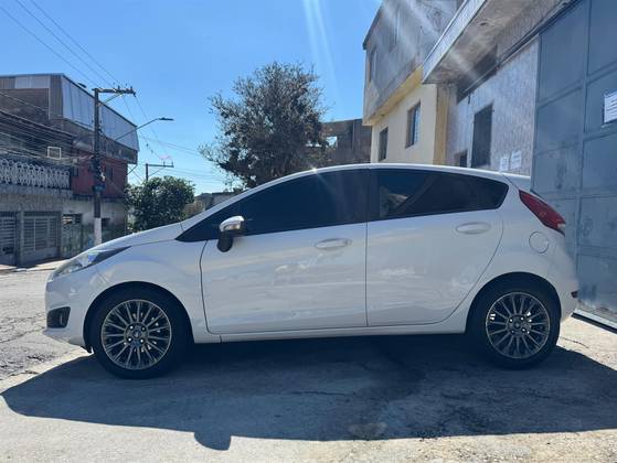 FORD FIESTA 1.6 SE HATCH 16V FLEX 4P POWERSHIFT
